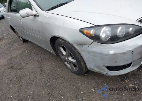 2005 Toyota Camry Se V6 z USA, uszkodzony, nr VIN 4T1BA32K45U509543